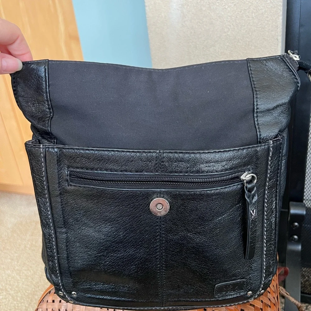 The Sak Ventura Convertible Black Pebbled Leather Backpack Crossbody Shoulder Ba